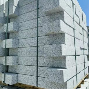 延安 路沿石颜色均匀、尺寸标准