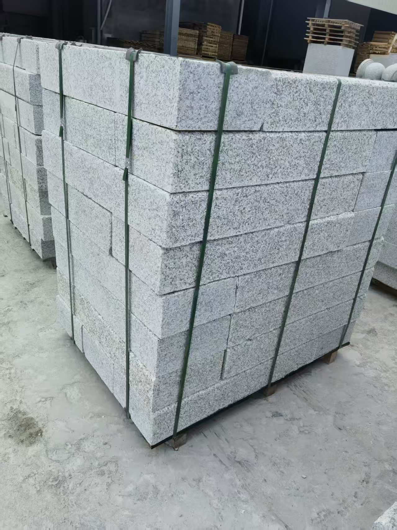 延安 芙蓉白火烧两面路沿石