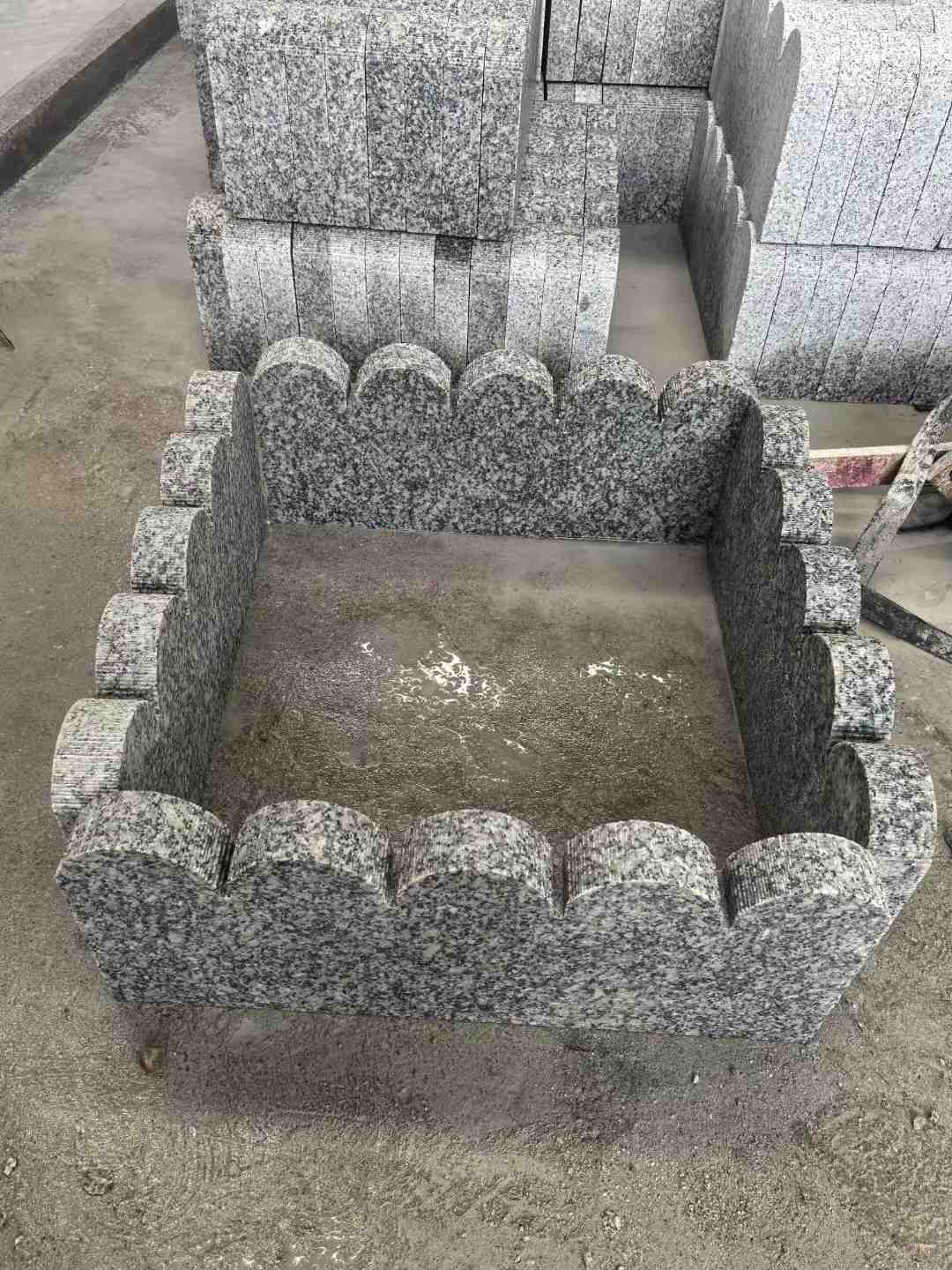 延安 花边石、花坛围栏石、花池界石、菜园栅栏石、镶边石、波浪状界石介绍